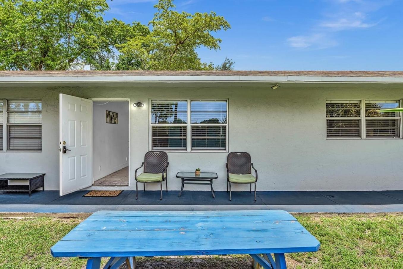 Modern 2Br Oasis Mins To Beach & Casino Db2 Dania Beach Buitenkant foto