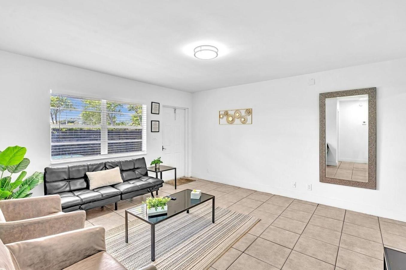 Modern 2Br Oasis Mins To Beach & Casino Db2 Dania Beach Buitenkant foto
